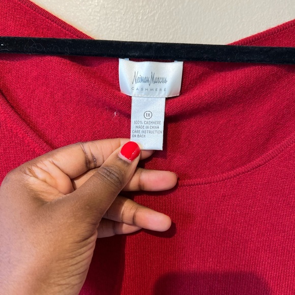Neiman Marcus 1x maroon red sleeve less cashmere blouse… - Picture 2 of 6